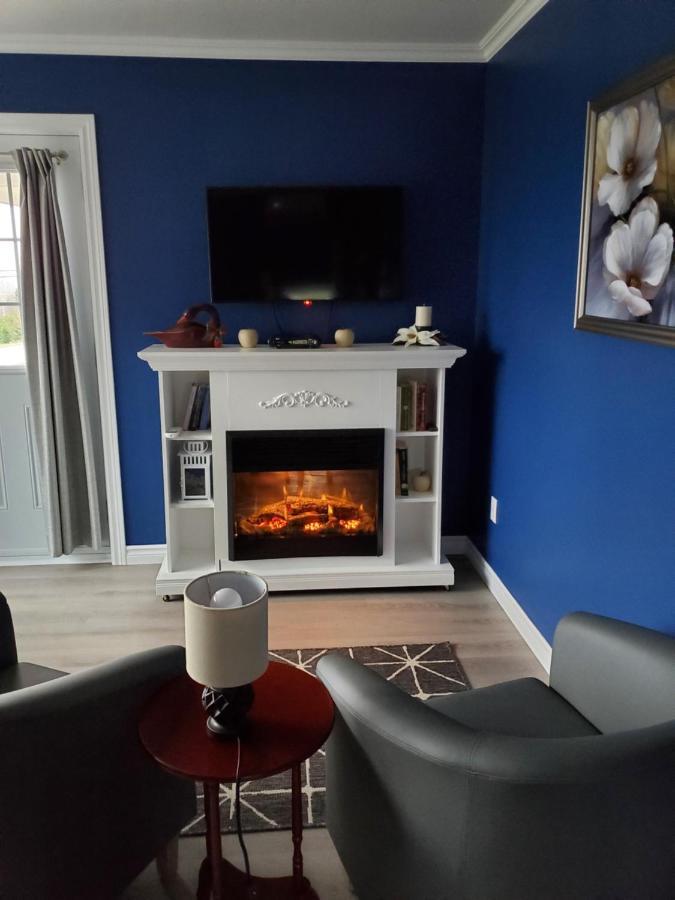 Dans Les Bras De Memphre Bed & Breakfast Magog Exterior photo