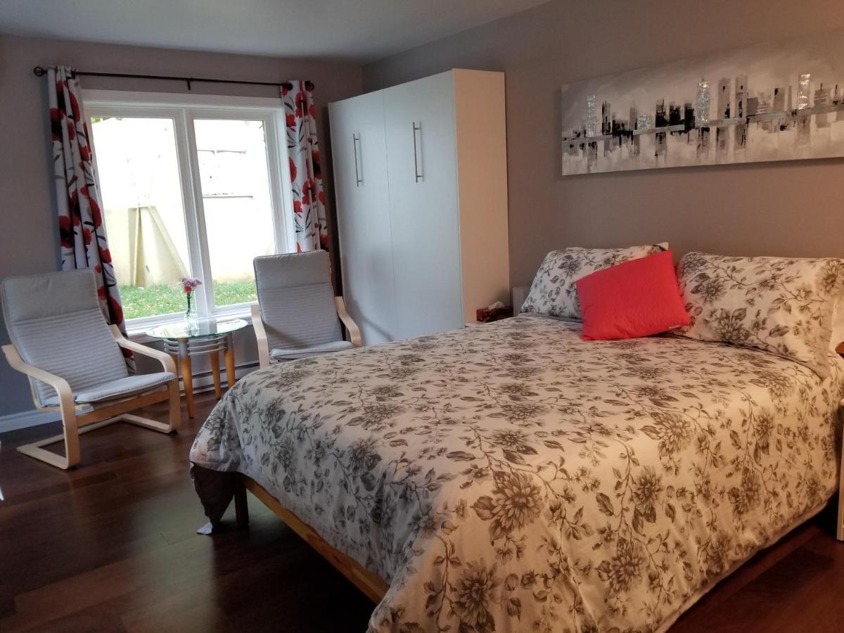 Dans Les Bras De Memphre Bed & Breakfast Magog Exterior photo