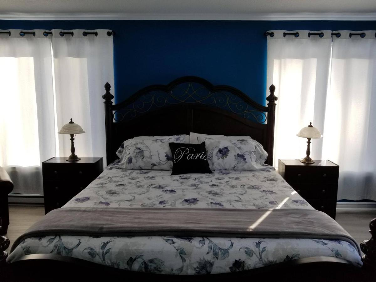 Dans Les Bras De Memphre Bed & Breakfast Magog Exterior photo